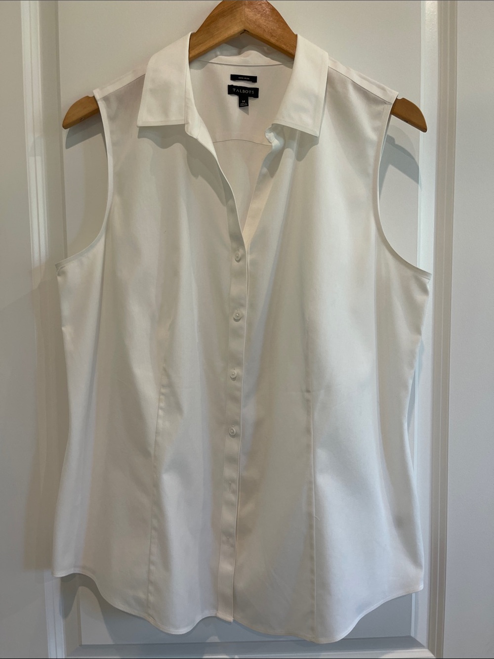 Talbots White Sleeveless Button-Down Blouse